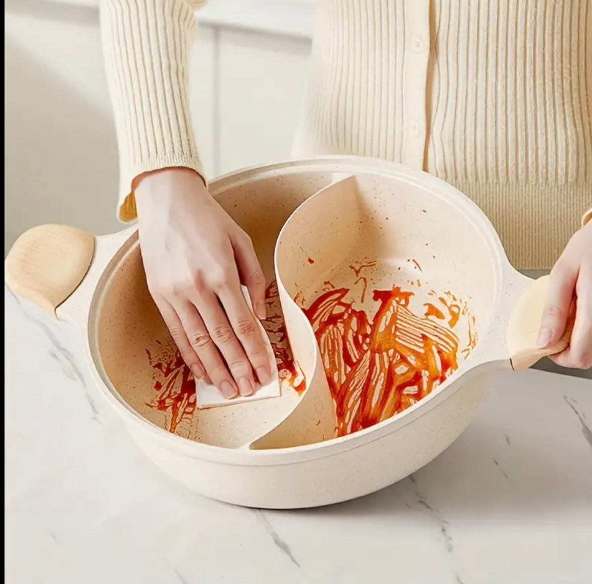 Nonstick Hot Pot with Dual Compartment